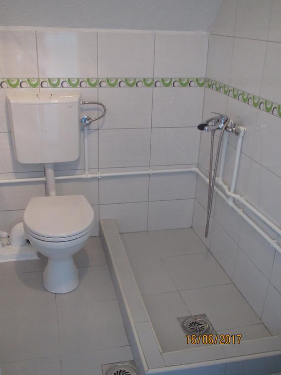 Baranin Pitomine Apartment *